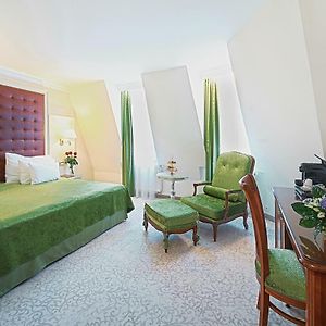 Comfort Zimmer mit Kingsize-Bett